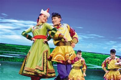 大力弘扬乌兰牧骑优良传统 永远做草原上的“红色文艺轻骑兵”