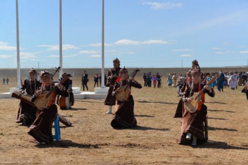 扎根生活沃土 服务牧民群众