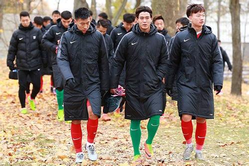 体育赛场容不得政治挑衅（钟声）