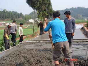 打通的是路，贴近的是心（在习近平新时代中国特色社会主义思想指