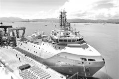 为中国深度护航 走近万米载人潜水器支持保障母船探索二号