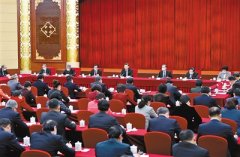 把保障人民健康放在优先发展的战略位置 着力构建优质均衡的基本公共教育服务体系