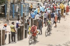 3天确诊超百万 医疗系统接近崩溃 印度疫情全面失控