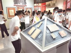 铭记历史 吾辈自强