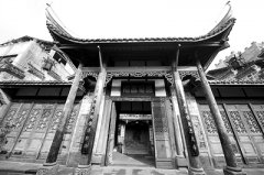 清廉正直的喻茂坚