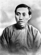 坚守信仰的追光者