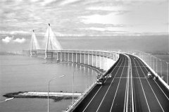 沪苏通长江公铁大桥创下多项世界纪录 最长跨度 最高主塔 最深基础