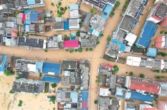 多地连遭破纪录强降雨 城市防灾减灾面临考验 极端天气频发背后