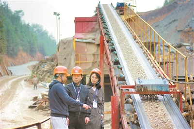 打“伞”除“霸”