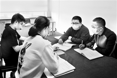 聚焦“两个维护”强化派驻监督