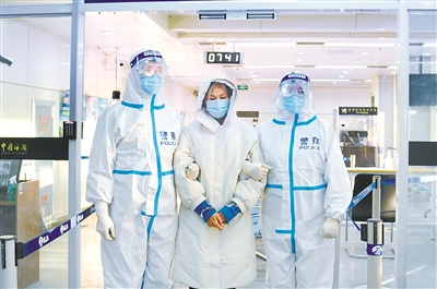 引领反腐败国际合作的中国实践