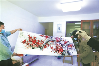 沉迷古玩、邮品、字画……从玩物丧志到玩物丧德