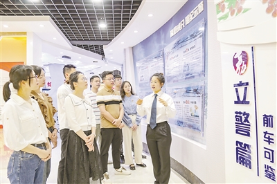 沉迷网络赌博、网络游戏、网络打赏 “因赌而贪”“以腐养游”问题频发