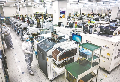 充斥冷战零和思维 破坏全球产业链